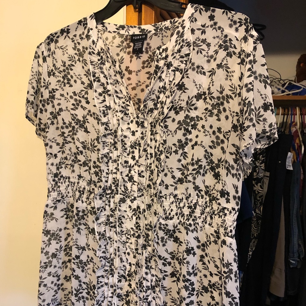 Torrid top size 2